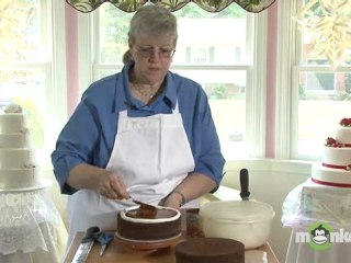 Cake Decorating - How to Level, Tort, and Fill Your Cake