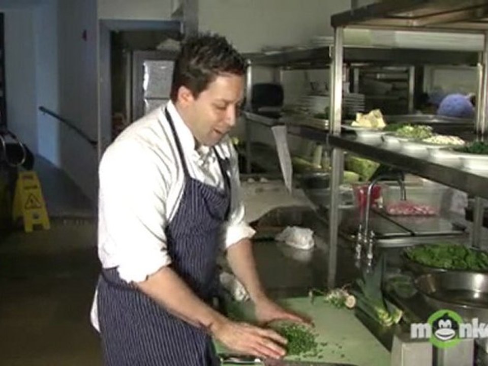 Greek Recipes - How to Prepare Leeks and Scallions for a Spanakopita Pie