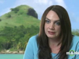 What are a few creative ideas for a honeymoon registry?