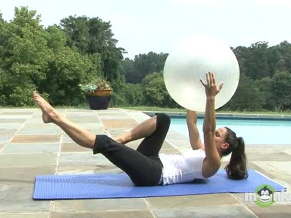 Advanced Pilates - Single Leg Stretch with a Ball