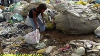 DONORS SEARCH & HELP CHILD SCAVENGERS IN A DUMP, PHILIPPINES