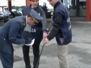 Roma - Distributori benzina manomessi, 8 denunce (03.04.12)