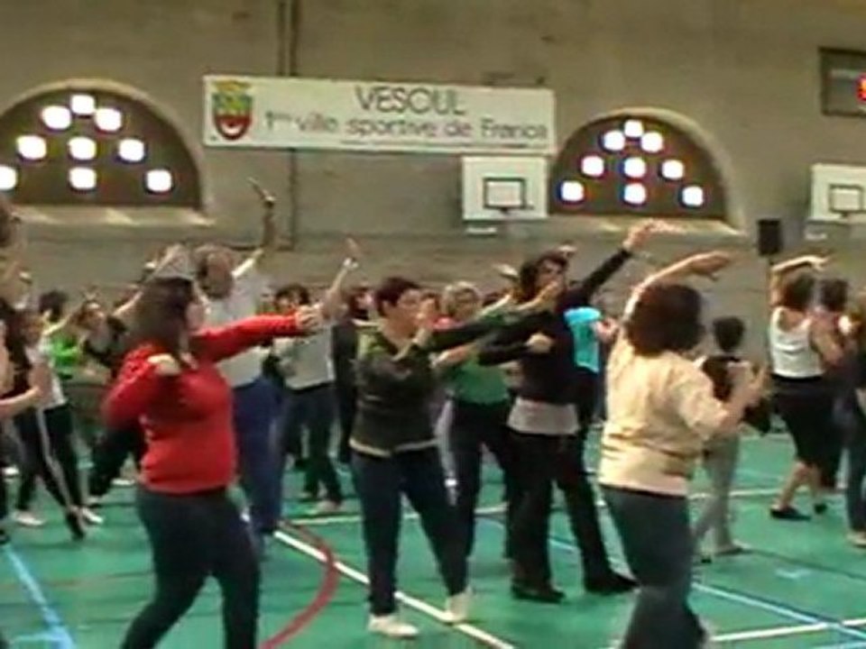LE SPECTACLE MADE IN VESOUL EN REPETITIONS AVANT LA REPRESENTATION EN EXTERIEUR EN MAI