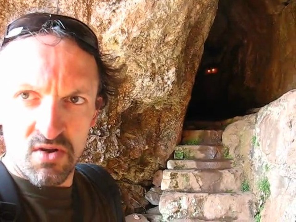 LA GROTTE DU SAINT-QUI-SUE (64)