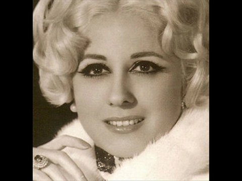 Behiye AKSOY - RÜZGAR KIRDI DALIMI ELLERİN GÜNAHI NE