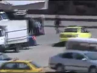 فري برس   حمص الصامدة الوعر احتلال مشفى البر من قبل الأمن 3 4 2012