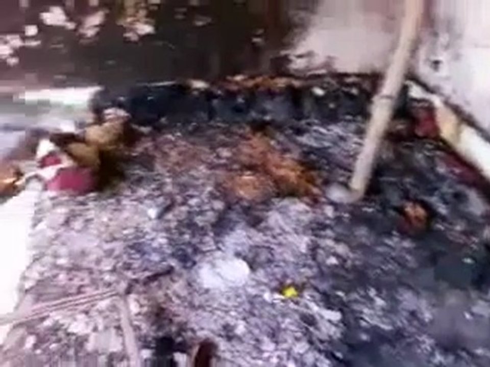 فري برس   حرق وتدمير بيوت الناشطين في اللطامنة أثناء اقتحامها