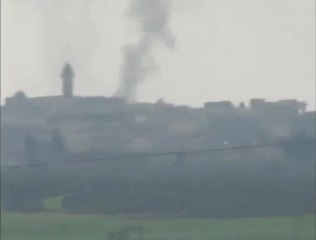 فري برس   إدلب تفتناز قصف يستهدف مأذنة الجامع واصابة المنازل من حوله