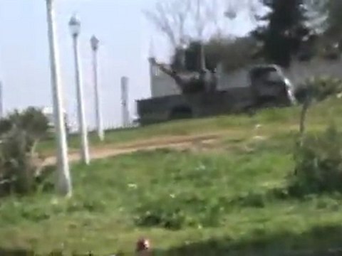 حماه - حميدية - اقتحام الحي بمضادات الطيران من قبل...