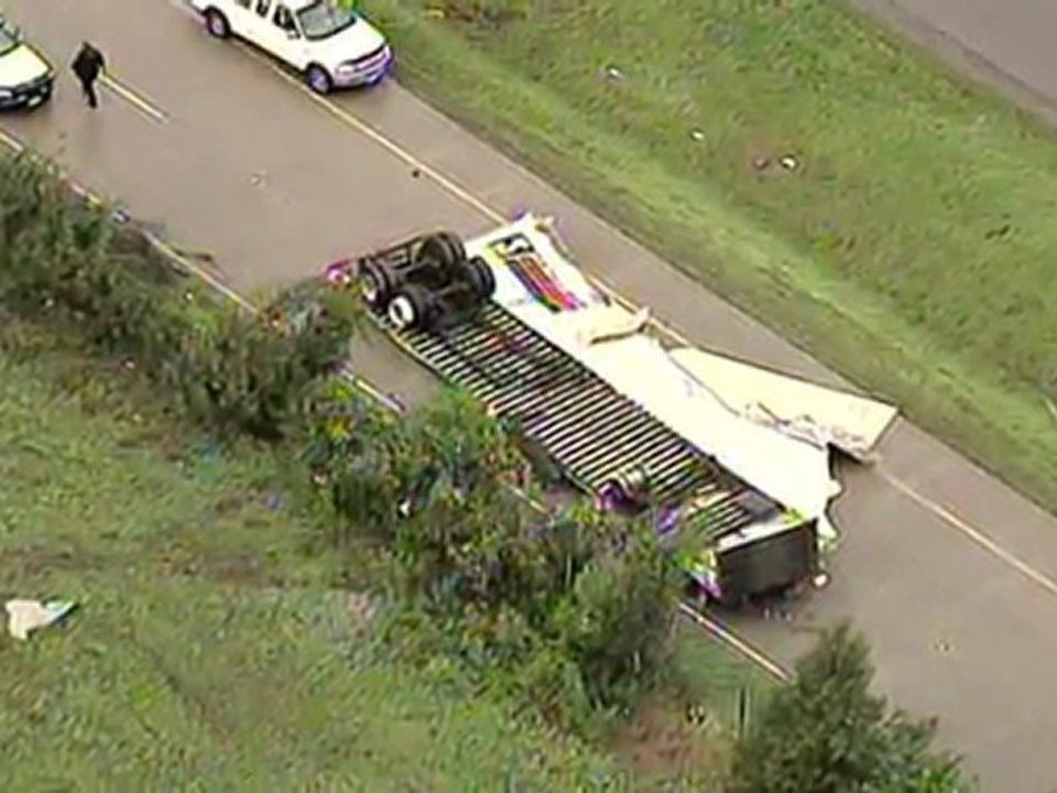 Tornado verwüstet Lkw-Parkplatz in Texas