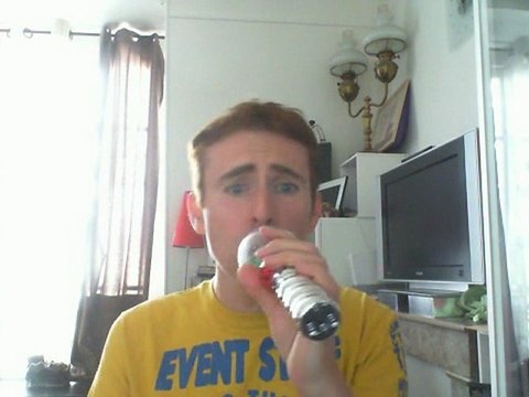 Wiwi égratigne s'en aller de Jérôme Van Den Hole