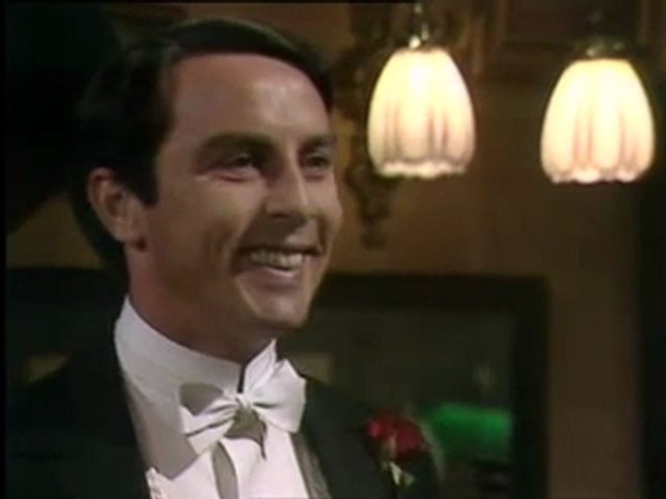 RAFFLES (Anthony Valentine) - Pilot episode: Gentlemen and players 3/4