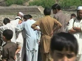 Pakistan van blast kills six