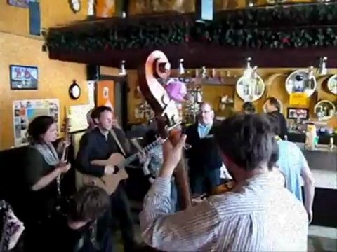 pas d'nom pas d'maison au Pays-Basque. avril 2012