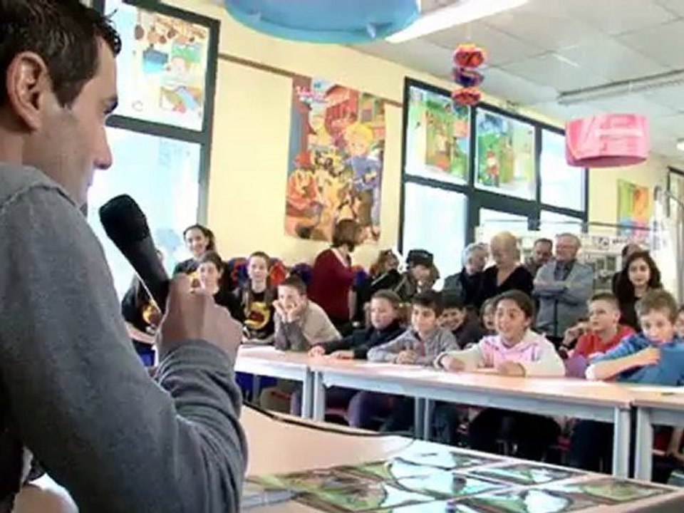 PLEIN CADRE : SUR LES BANCS DE L'ECOLE (LUNEL)