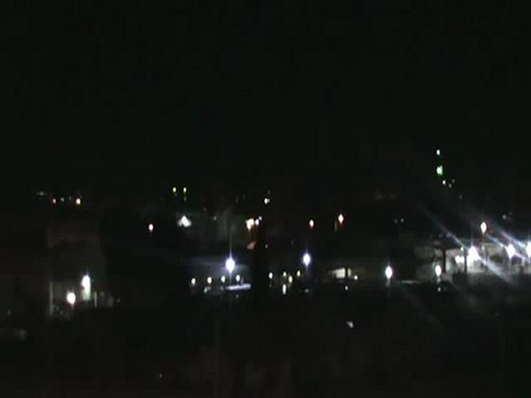 فري برس حماةالمحتلة اصوات اشتباكات بين الجيش الحر والجيش الاسدي 4 4 2012