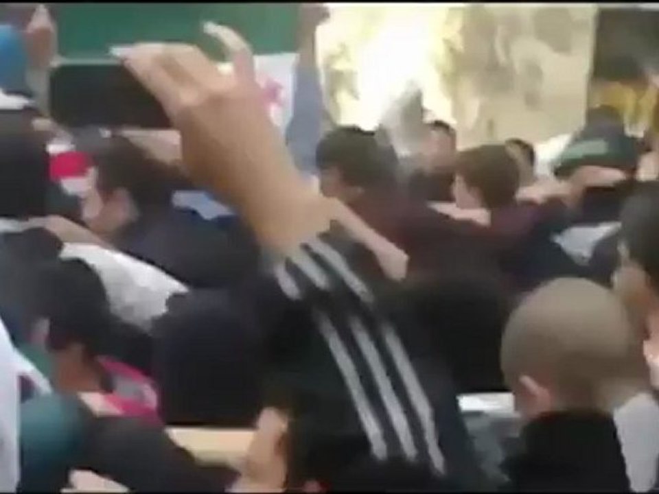 فري برس مظاهرة  حي الميدان الدمشقي بمشاركة احرار الكسوة   4 4  2012 جــ 2