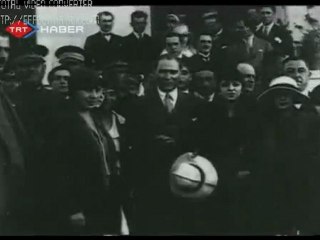 Atatürk'ün sesinden "Asırlarca" şiiri
