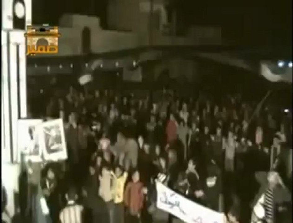 فري برس ريف دمشق قاشوش مدينة ضمير يغرد بصوته الحسن انشودة سوف نبقى هنا كاملة 4 4 2012