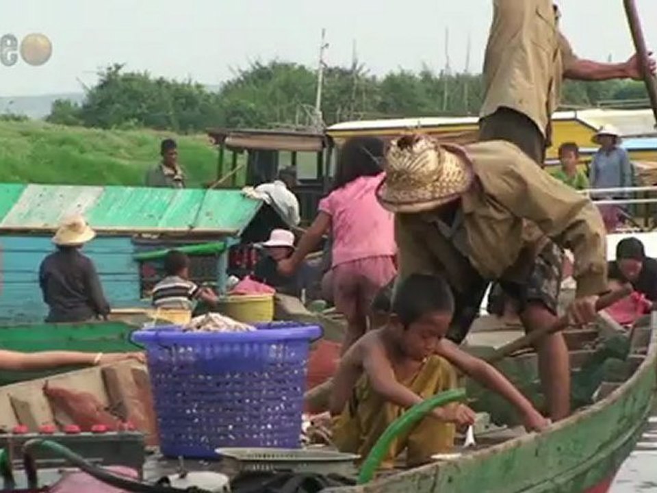 Von den Ruinen von Angkor ( Siem Reap) nach Phnom Penh
