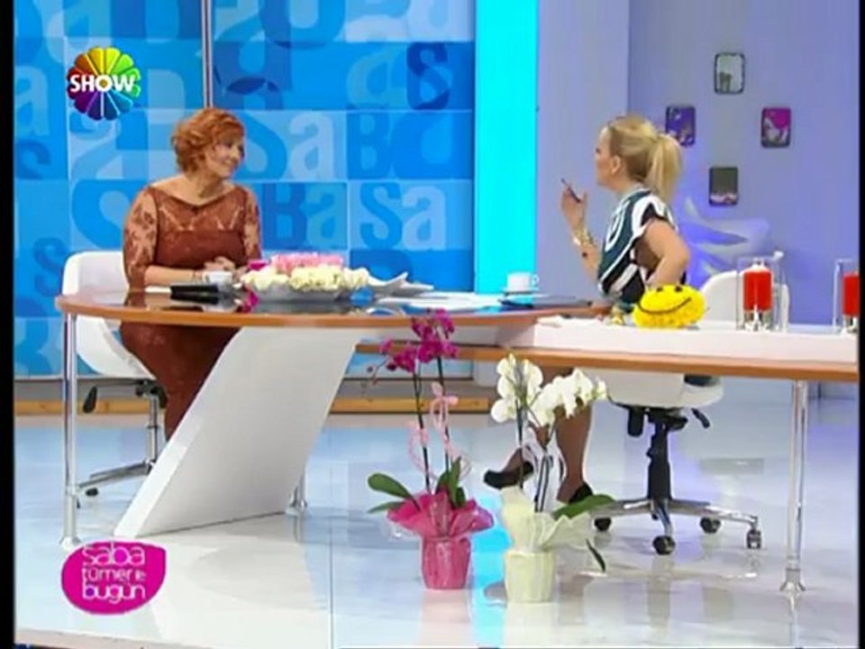 Müşerref Akay sanat hayatına giriş hikayesini anlatıyor