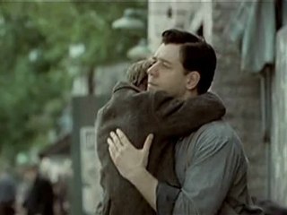 DE L'OMBRE A LA LUMIERE - Bande-annonce VF