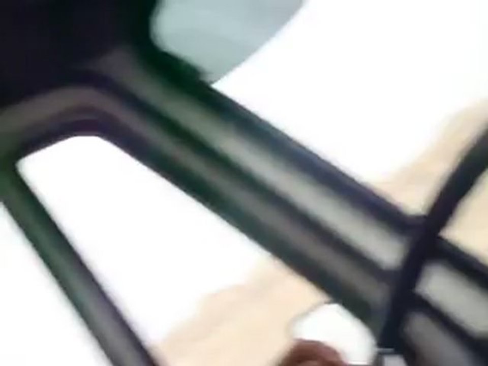 Escorté par Jeannot Fouque