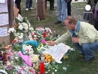Les Grecs rendent hommage à l'un des leurs, tué par le...