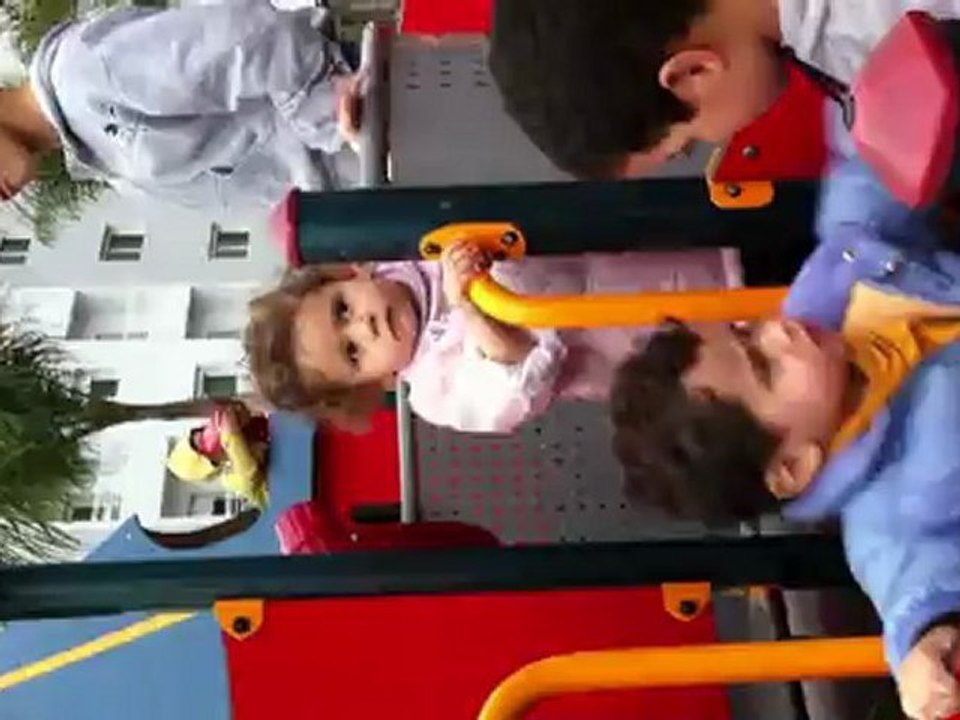 Aya & Elias au parc d'attractions le 1er avril 2012