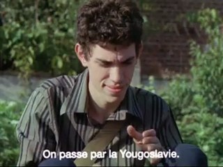 COMMENT J'AI FETE LA FIN DU MONDE - Bande-annonce VO