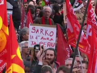 Mélenchon demande "des comptes" à Sarkozy