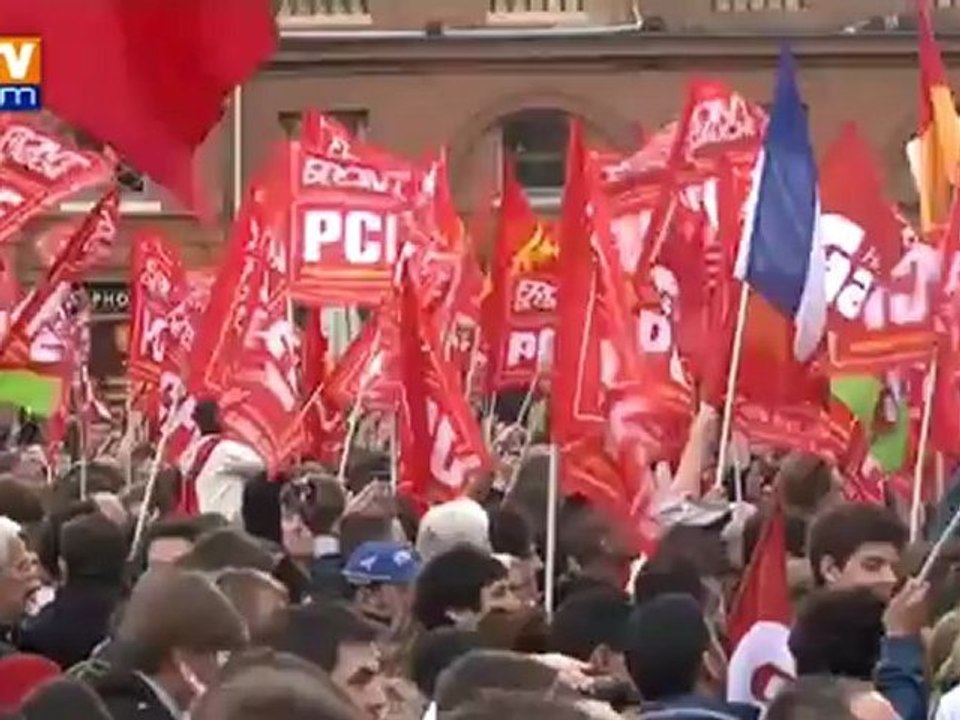 Mélenchon demande "des comptes" à Sarkozy pour "le malheur" qu'il répand