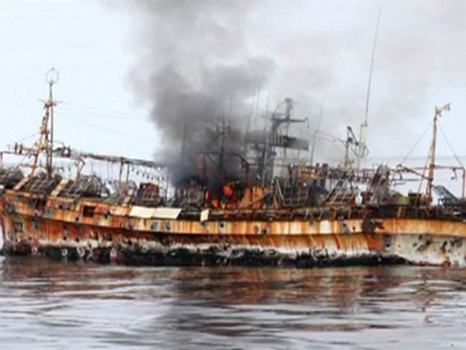 Coast Guard begins sinking ghost ship