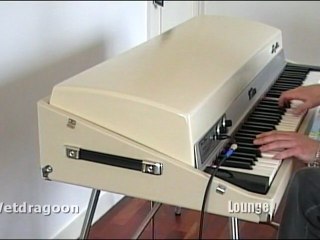 Rhodes Mark I rebuilt : Lounge