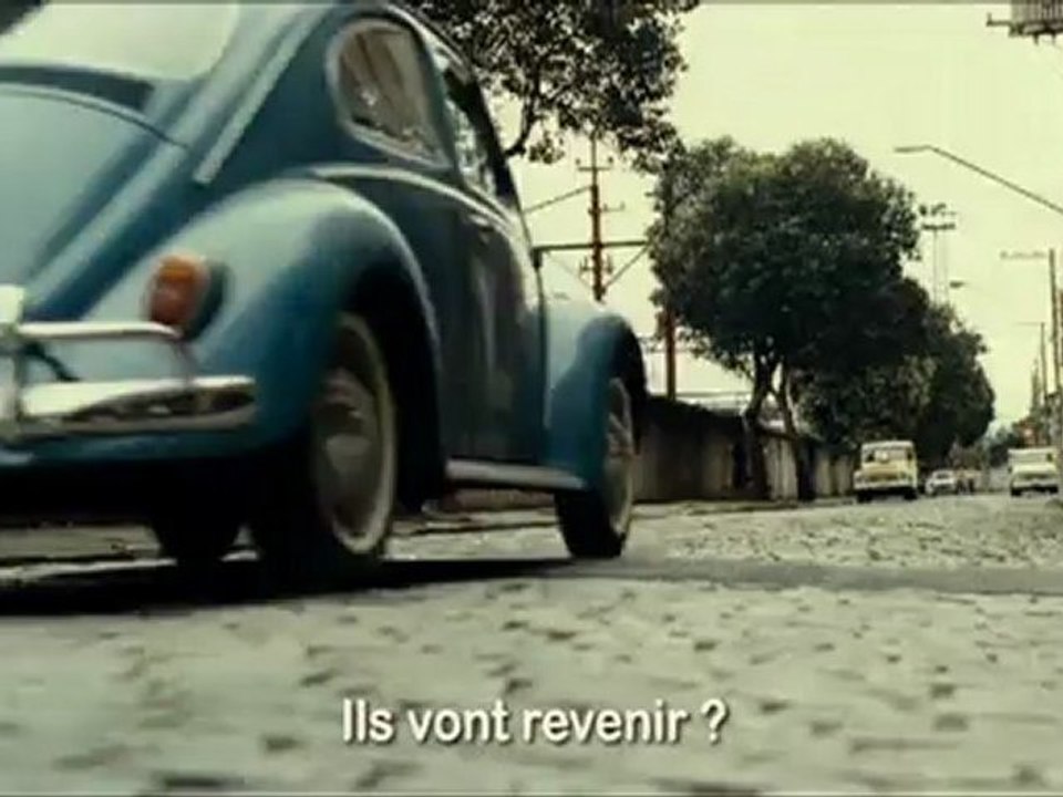 L'ANNEE OU MES PARENTS SONT PARTIS EN VACANCES - Bande-annonce VO