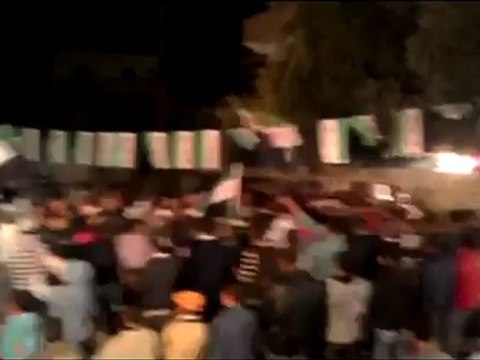 فري برس دعاء من مسائية درعا المحطة طريق السد 3 4 2012 ج2