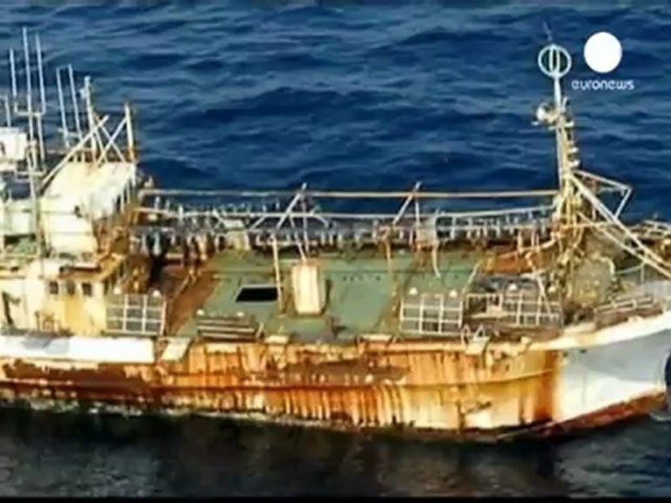 Guardia costiera Usa affonda la nave fantasma giapponese