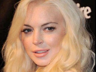 Lindsay Lohan Sold Her Designer Clothes To Earn Money? - Hollywood Scandal