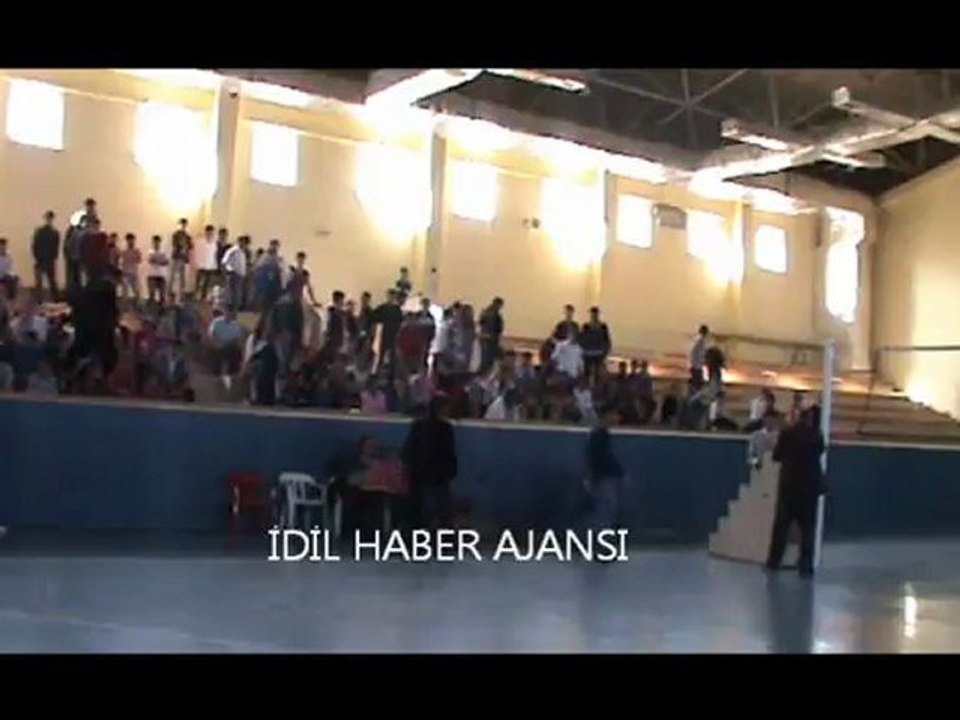 VOLEYBOLDA ŞAMPİYON MESLEK LİSESİ OLDU