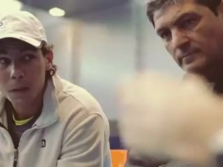 Rafael Nadal teste la raquette intelligente de Babolat