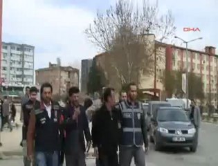 Evden Kaçan Yaşı Küçük Kız Fuhuş Batağına Düştü