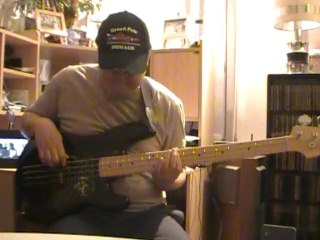 Circus Britney Spears basscover Bob Roha