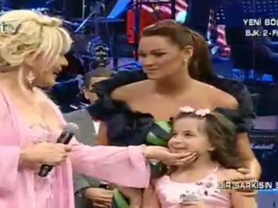 Mavi Boncuk (EMEL SAYIN & BERNA KARAGÖZOĞLU)