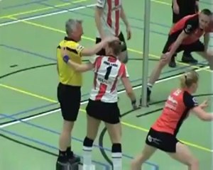 Hakem oyuna müdahaleyi abarttı