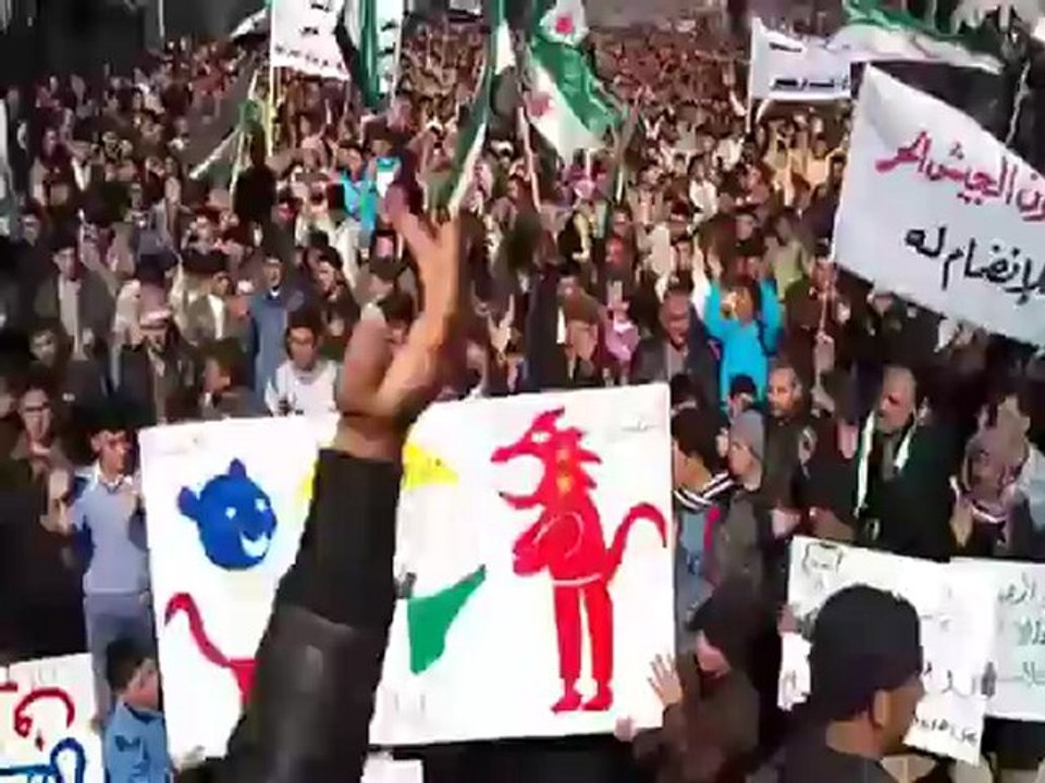 فري برس حماه المحتلة   جانب من اعتصام لأحرار خطاب في جمعة من جهز غازيا فقد غزا رغم الحصار الأمني للبلدة 6 4 2012