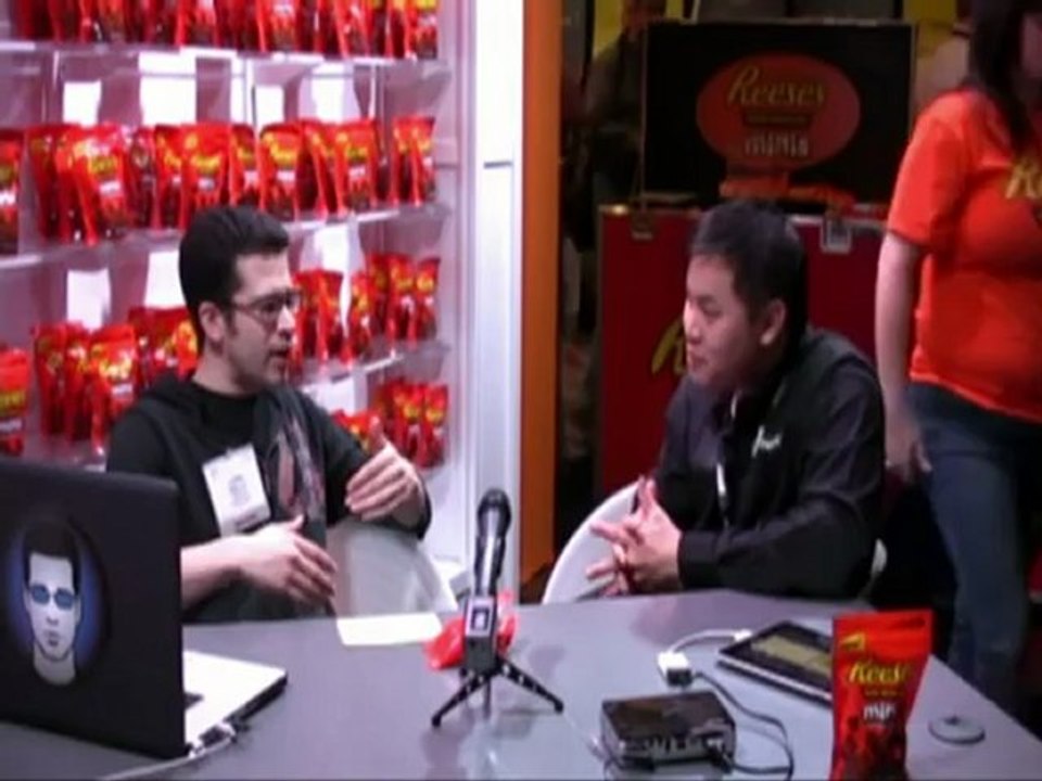 HD LED Pico Projector - VIvitek Qumi