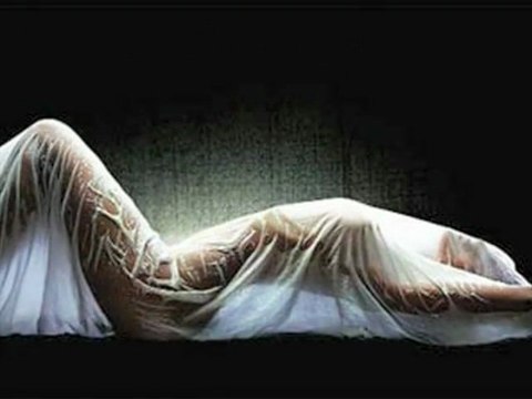 Pooja Bhatt Restricts Her Dad Mahesh Bhatt From Going To Jism 2 Sets - Bollywood Gossip