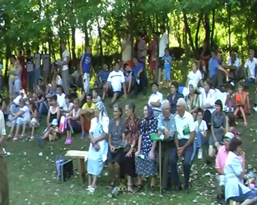 Program artistic al elevelor satului  Uricani - 15 august 2006