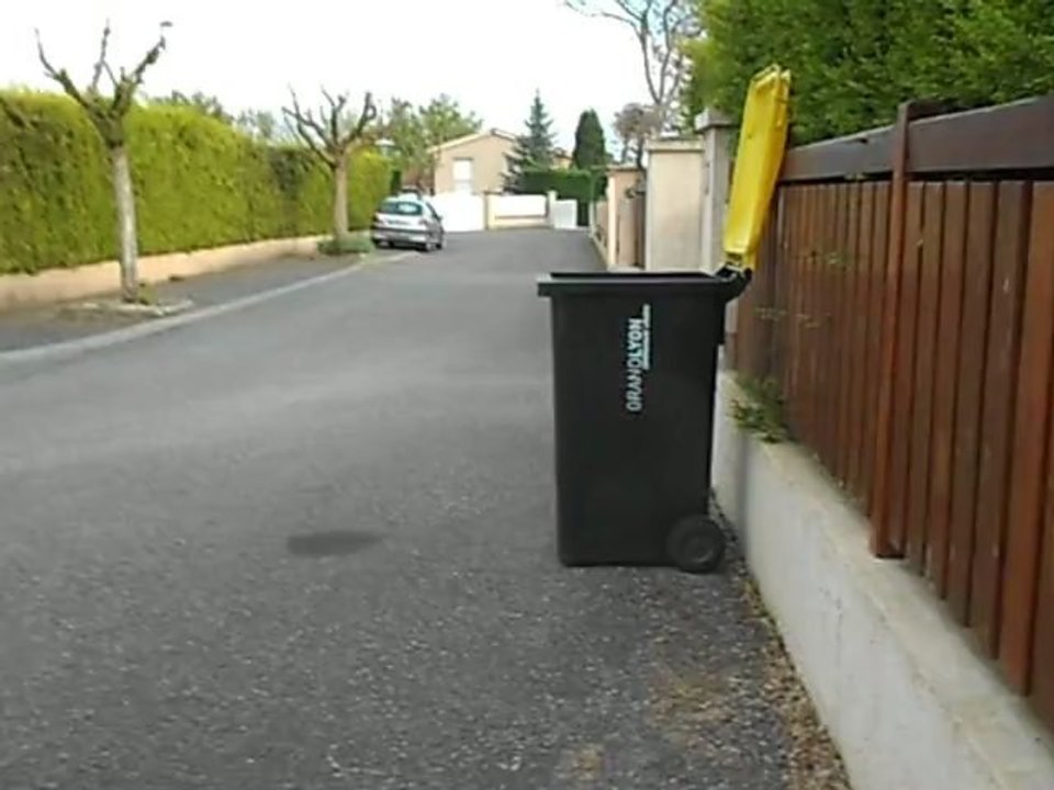 tir dans une poubelle