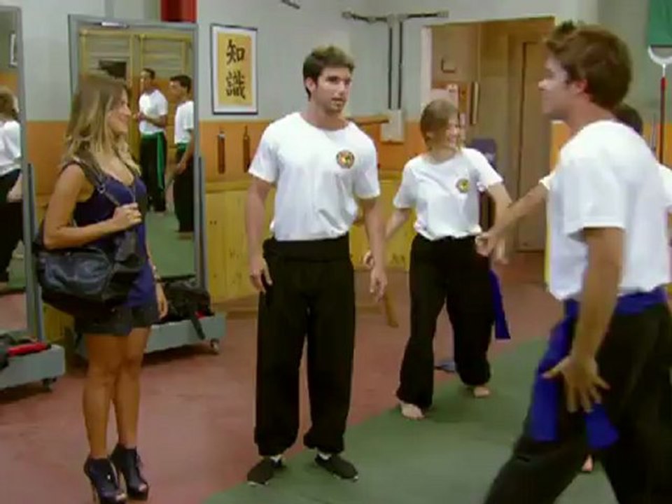 Cap.02 04 Cena  Maria procura Betão na academia - Malhação
